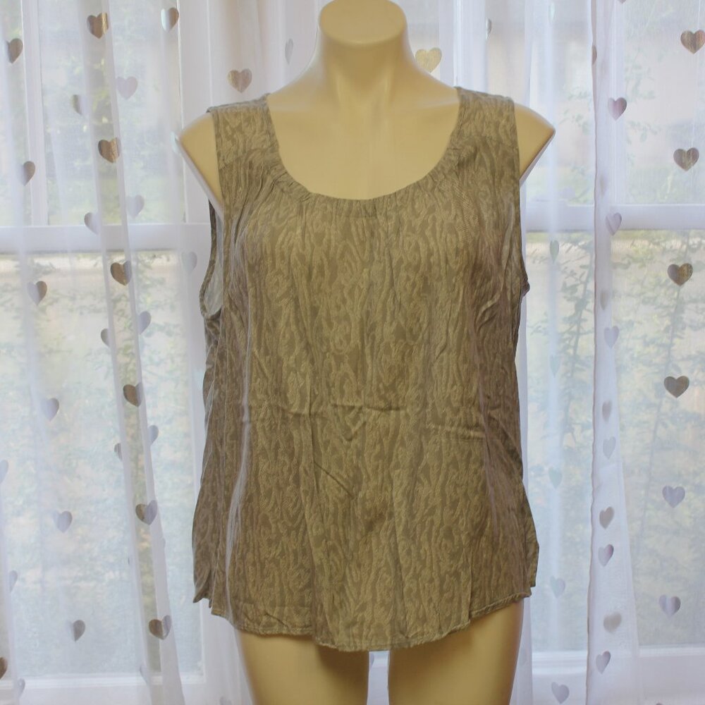 #570A Chico's Grey & White Dress Tank Size 3 (16)